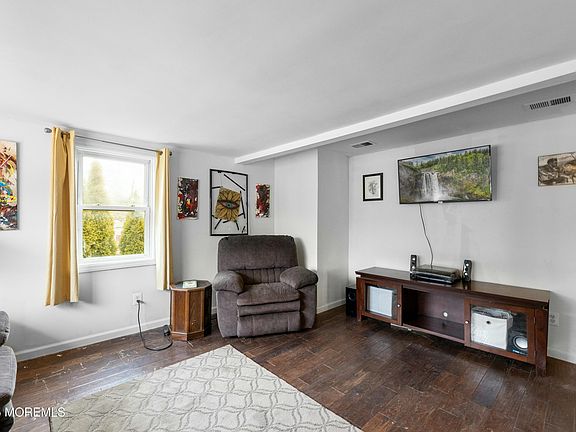 5th image of 320 Elizabeth Avenue
