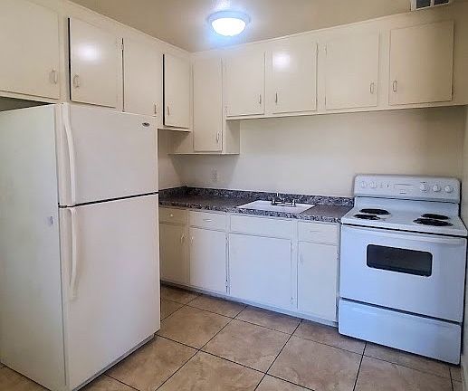 3rd image of 2030 E Ashcroft Ave APT B