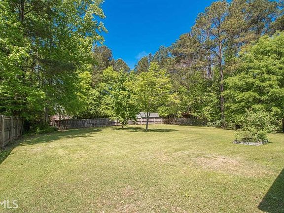 4th image of 280 Sharon Dr #3