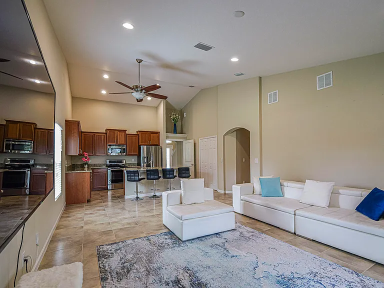 1750 Berkshire Cir SW — Photo 9