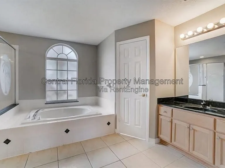 1061 Seneca Trl — Photo 7