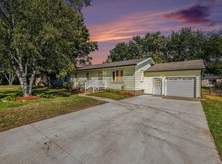 4042 Chadwick Ave NE, Grand Rapids, MI 49525