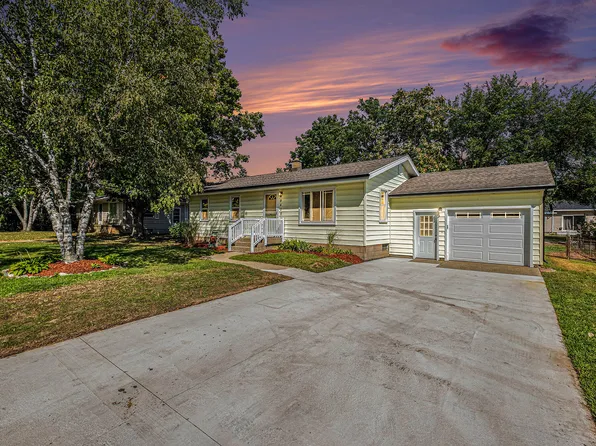 4042 Chadwick Ave NE, Grand Rapids, MI 49525