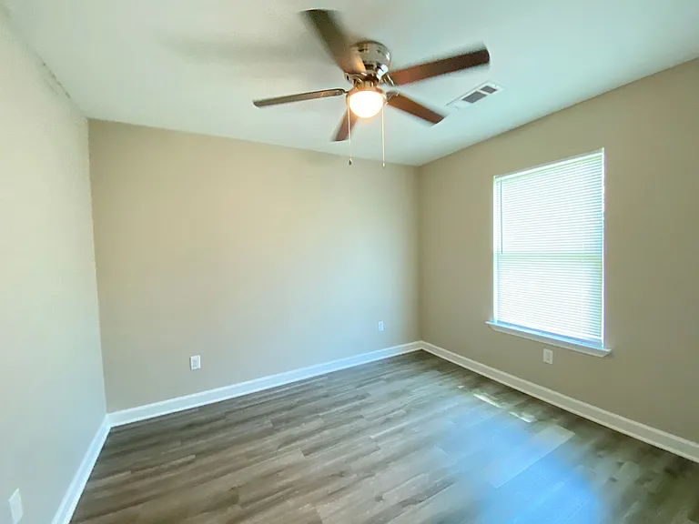 8821 Winston Dr — Photo 2