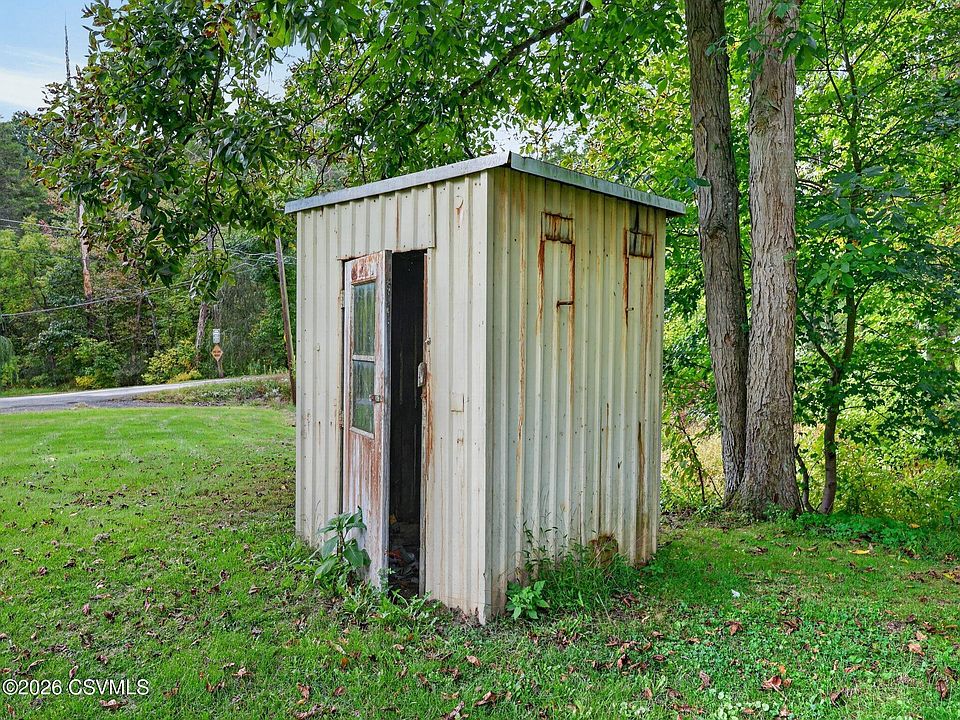 10th image of 385 Spruce Hollow Rd