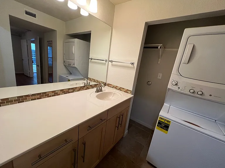 7685 Northcross Dr #909 — Photo 14