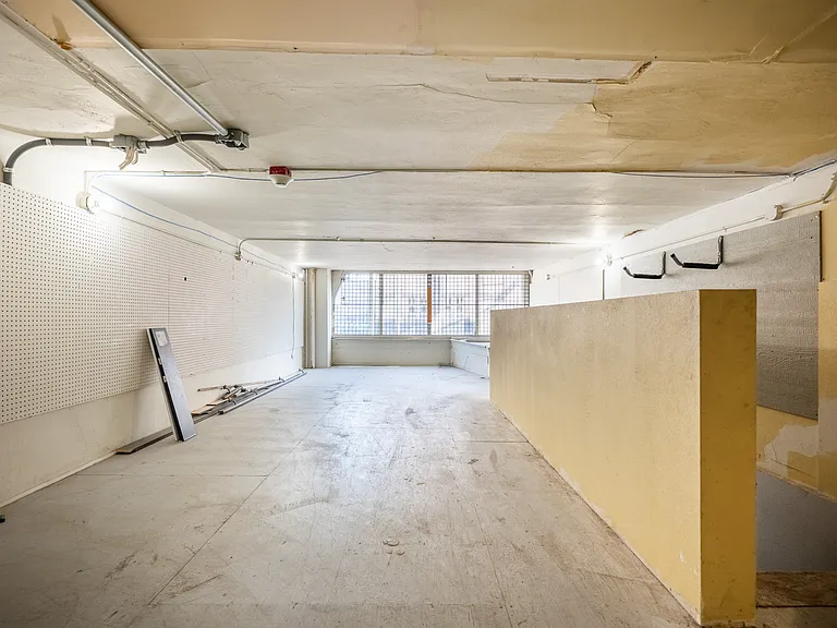 222 S Howard St — Photo 4