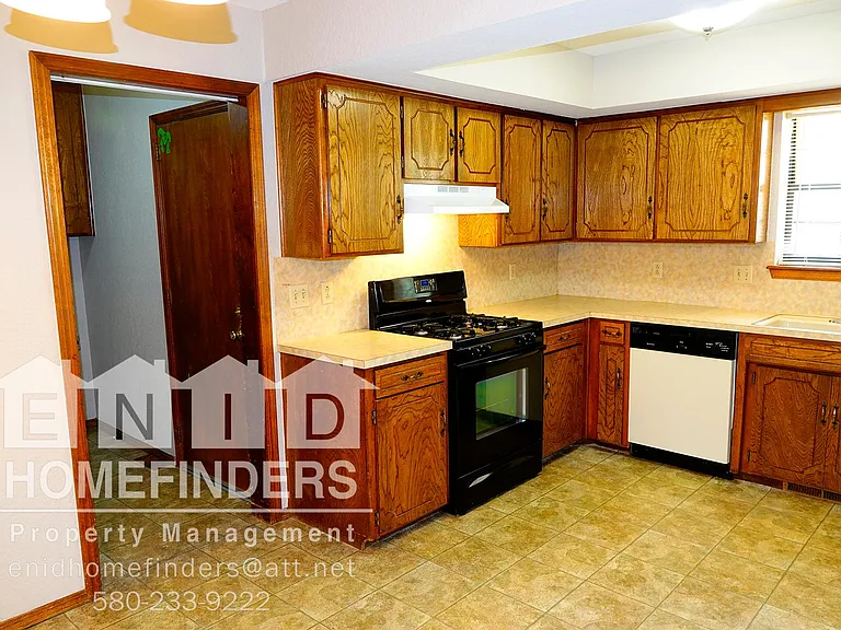 205 S Greenleaf Dr — Photo 6