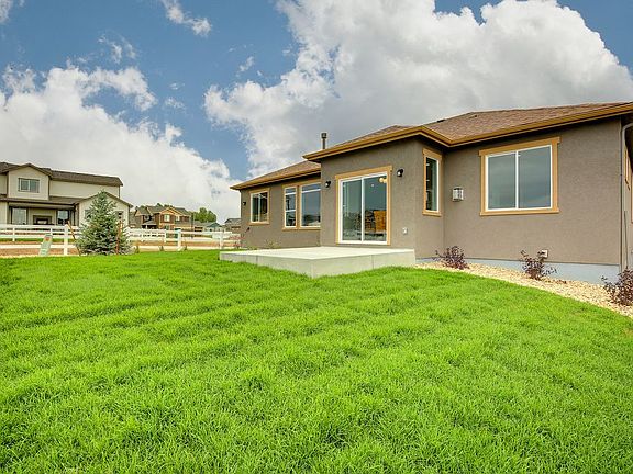 5th image of 672 Boxwood Dr