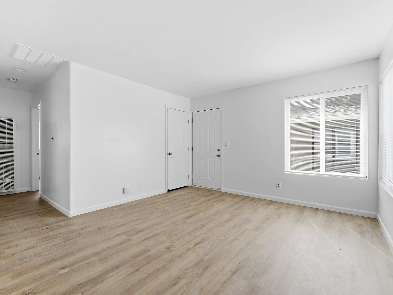 2 bed, 700 sqft, $1,400 — Photo 3