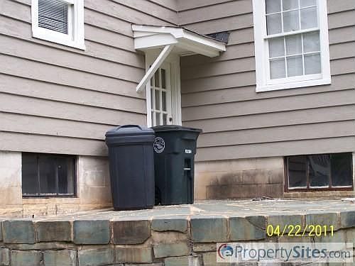 3rd image of 1003 McCausland St