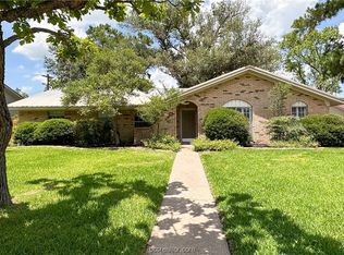 3813 Carter Creek Pkwy, Bryan, TX 77802