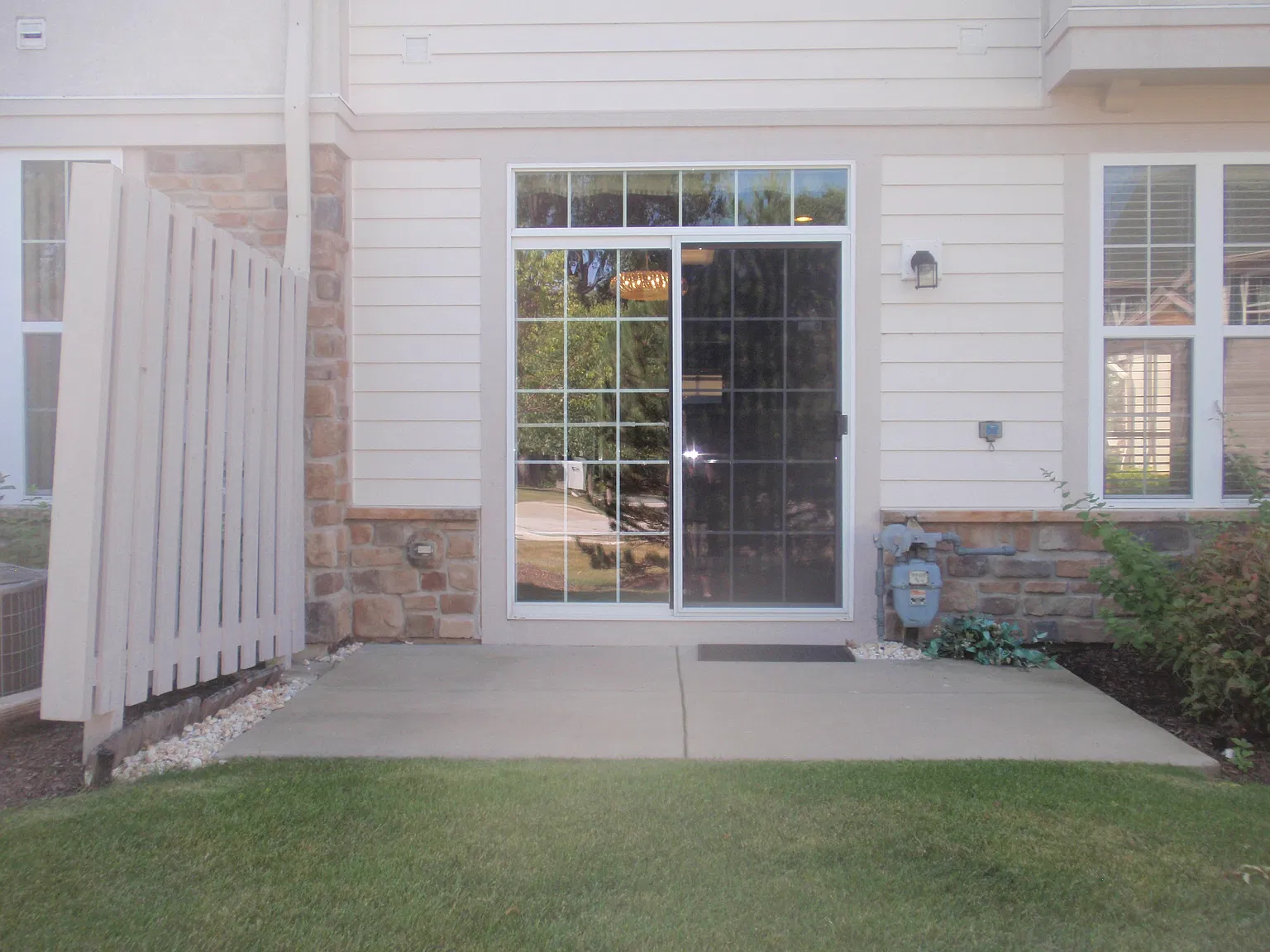 3 bed, 2.5 bath, 2000 sqft, $2,950 — Photo 3
