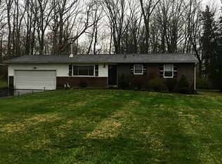 8833 Robin Rd, South Charleston, OH 45368