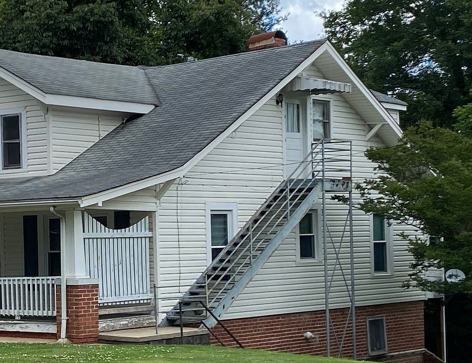 204 Rockyford St B, NC 28655 Zillow