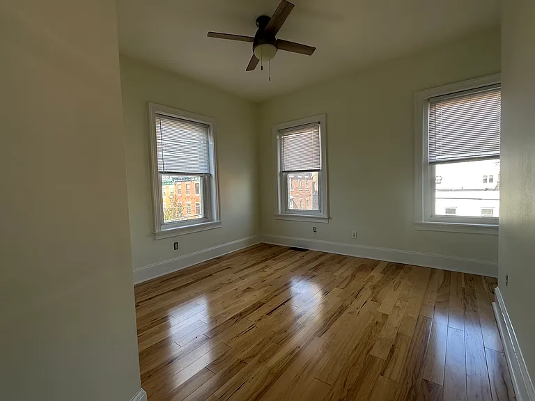 2738 Poplar St #2F — Photo 9