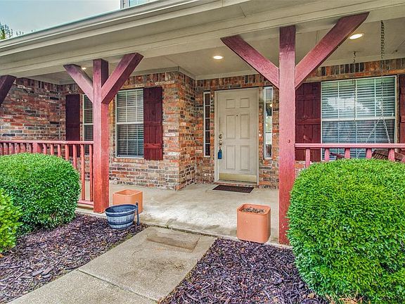 3rd image of 108 Faircrest Dr