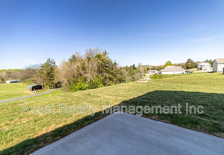 2063 Southwood Cir — Photo 25