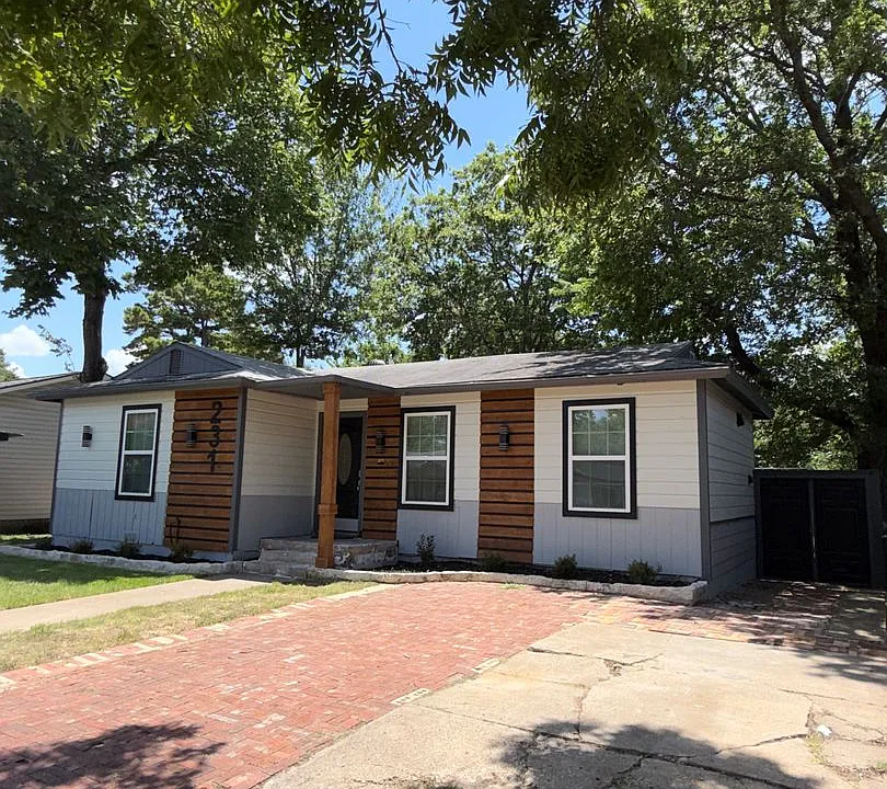 231 Elm St