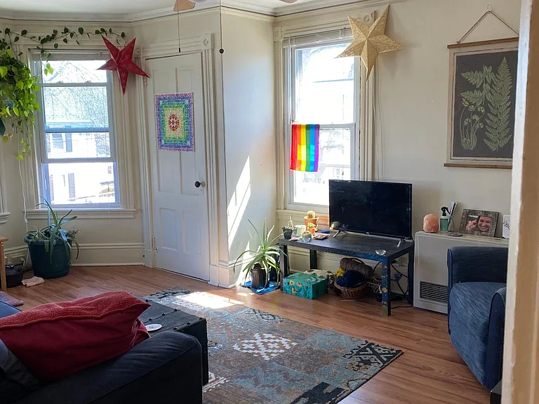 193 Warren St #2 — Photo 4