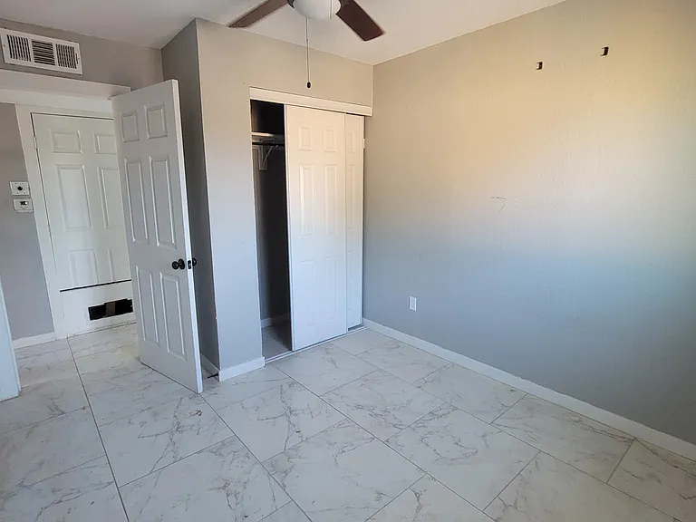 430 Corregidor Ave #B — Photo 11