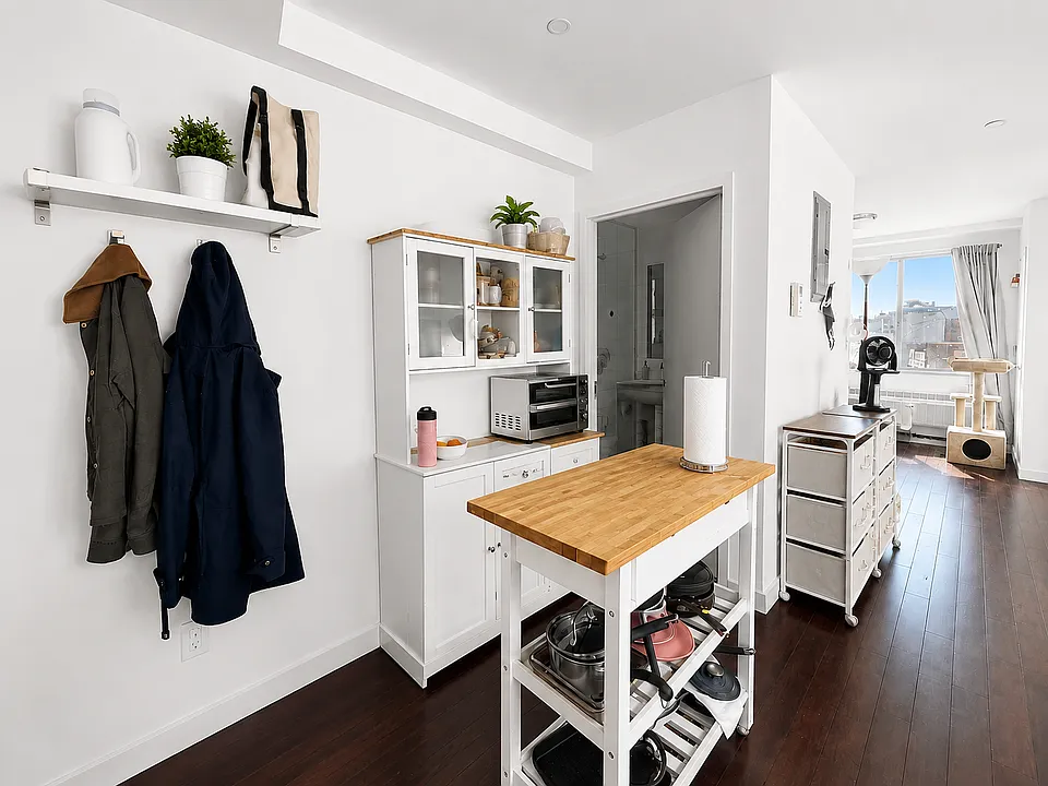 286 Stanhope St #5B