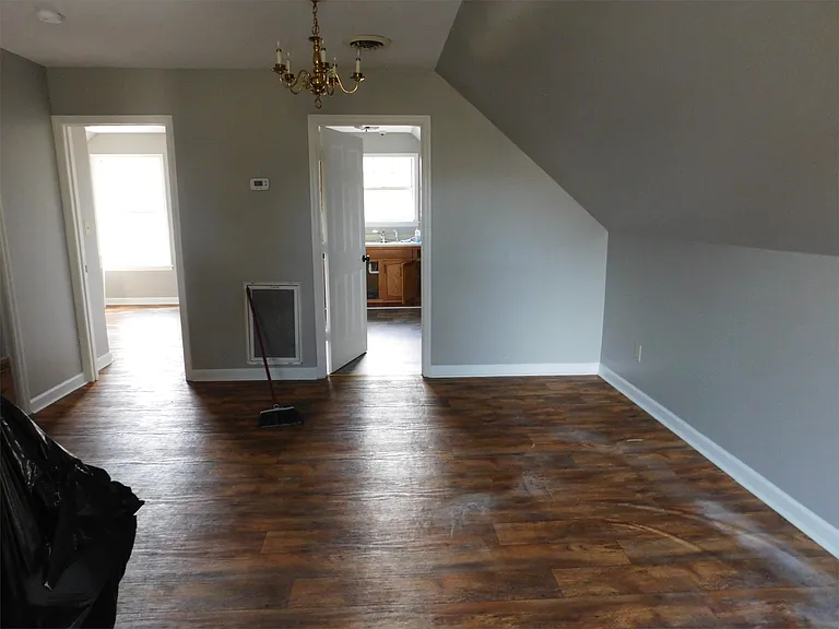 309 W Madison Ave #3 — Photo 2