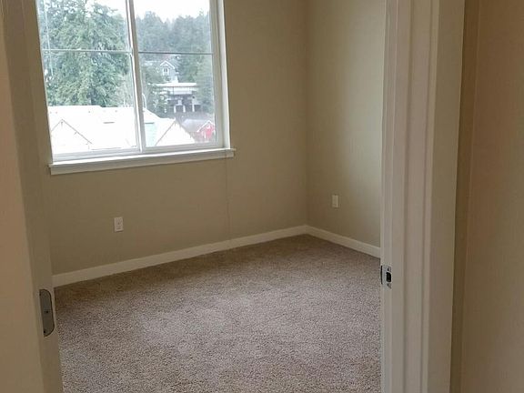 5th image of 16590 NE 83rd St Unit 327