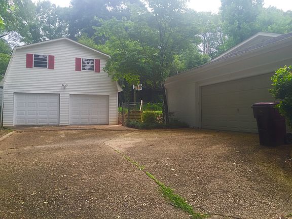 ATTACHED & DETACHED GARAGE