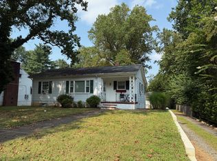 225 Dewey Dr APT B, Annapolis, MD 21401