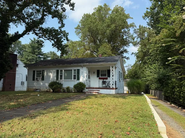 225 Dewey Dr APT B, Annapolis, MD 21401