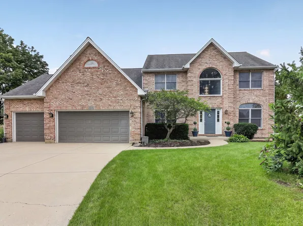 2121 Burnham Ct, Algonquin, IL 60102