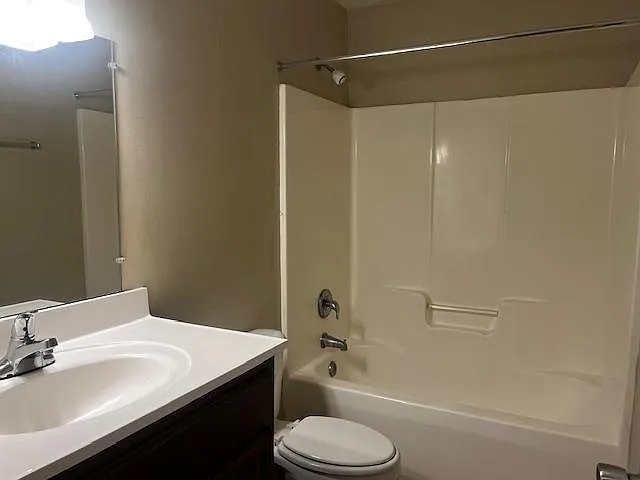 853 North Ave — Photo 6