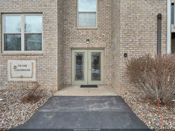 1600 Rustic Oaks Ct Unit 28, Green Bay, WI 54301