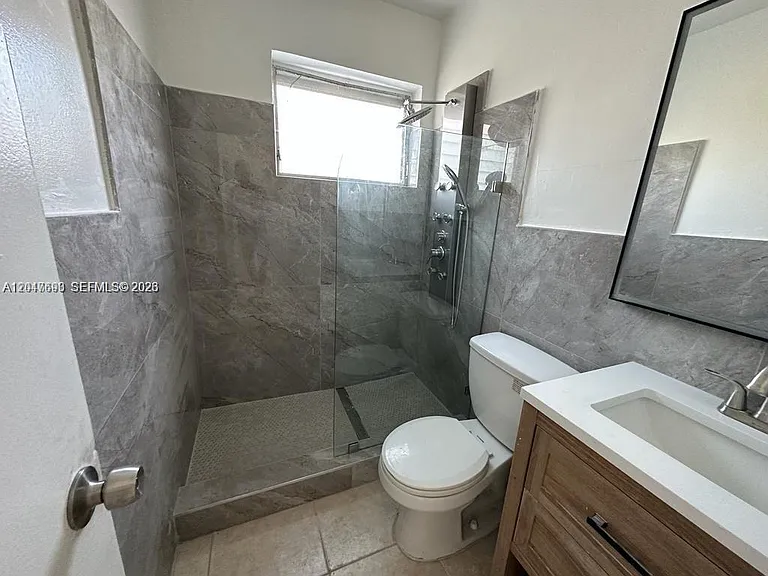 301 SW 9th Ter #1 — Photo 8