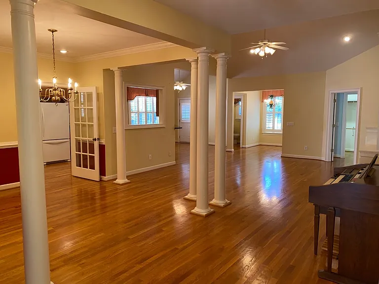 606 Trillium Ct — Photo 3