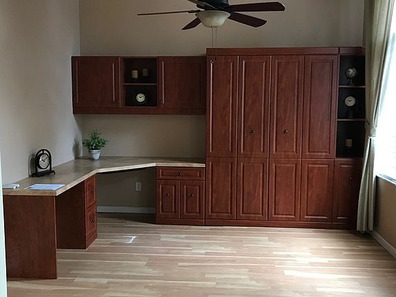 2nd image of 8 Eastman Ln