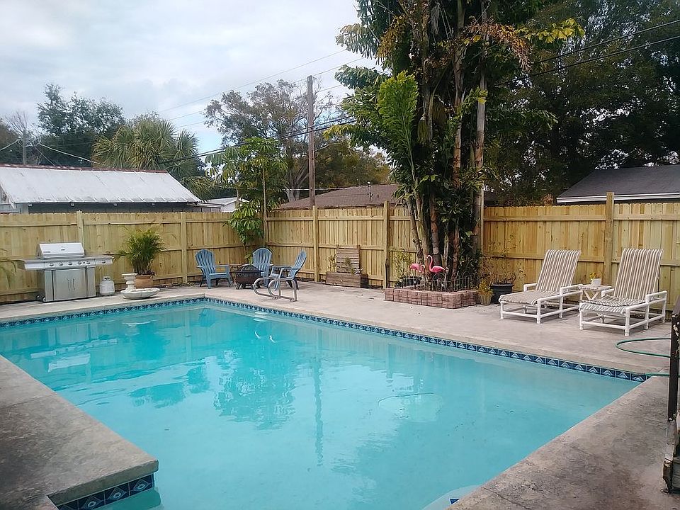 Pool deck - brand new fence