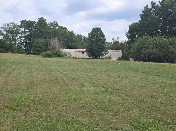 726 Martin Rd, Starr, SC 29684