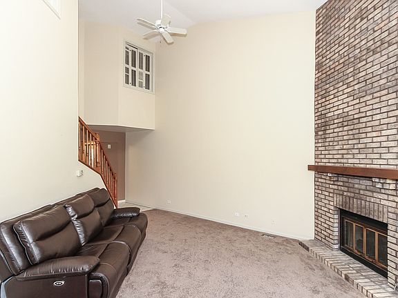 5th image of 1787 Monterey Ct