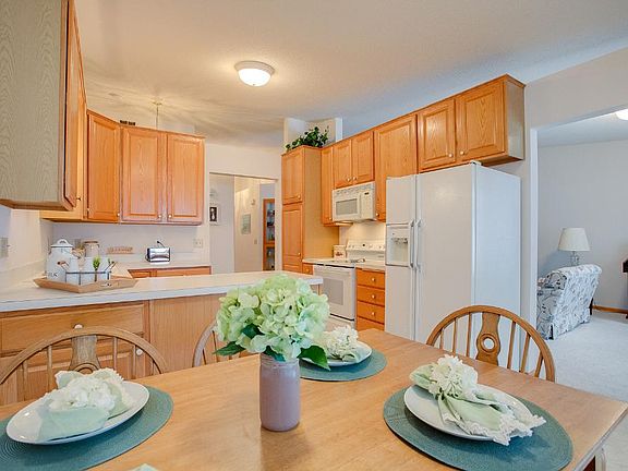 4th image of 3645 Zinnia Ln N