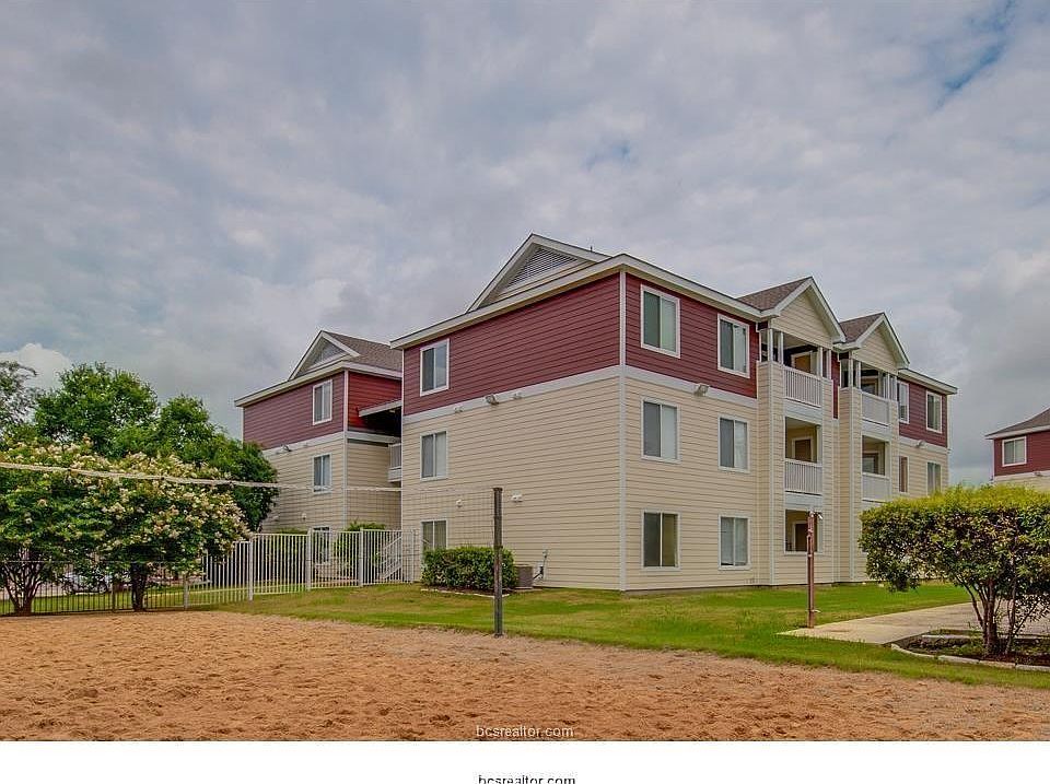 1st image of 519 Southwest Pkwy APT 204