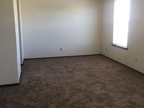 4th image of 1620 W Park Dr APT D