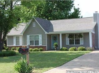 6914 Black Thorn Dr, Walls, MS 38680