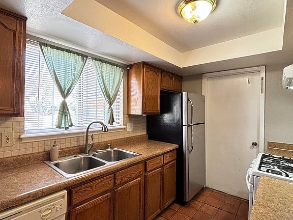3rd image of 11104 Vista Lago Pl APT A
