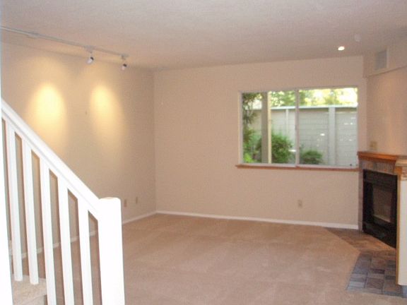4th image of 9118 Madison Green Ln APT 23