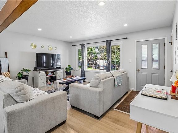 5th image of 414 SE 4th St