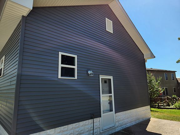 3rd image of 6110 Mesker Park Dr