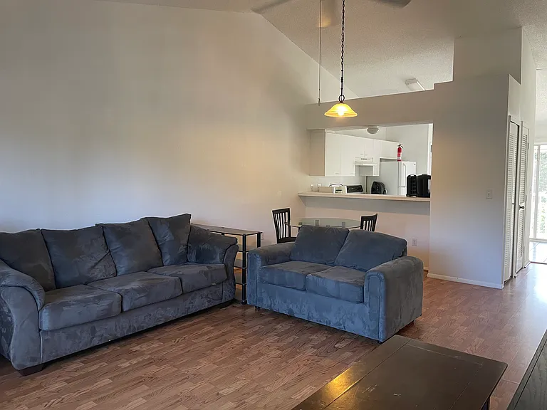 160 Reserve Cir #212 — Photo 2