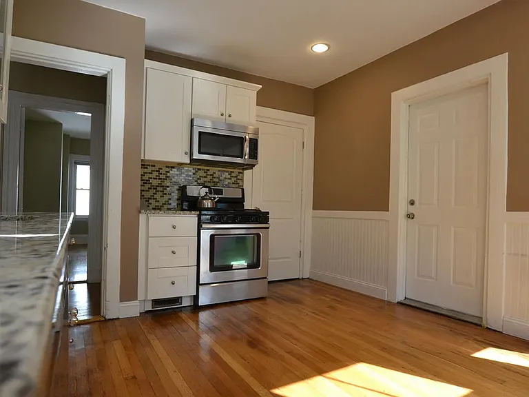 22 Brooks St #22 — Photo 6